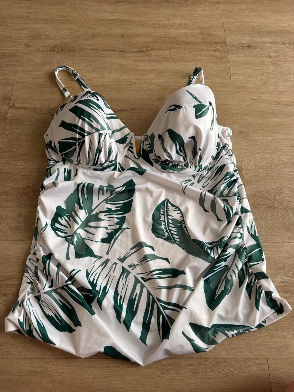 Swim by Cacique Women's Tankini Top Lightly Lined Plunge 44DDD Tropical Print